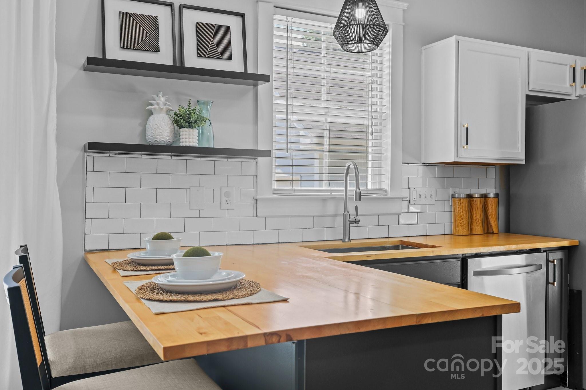 8225 Ballymore Court