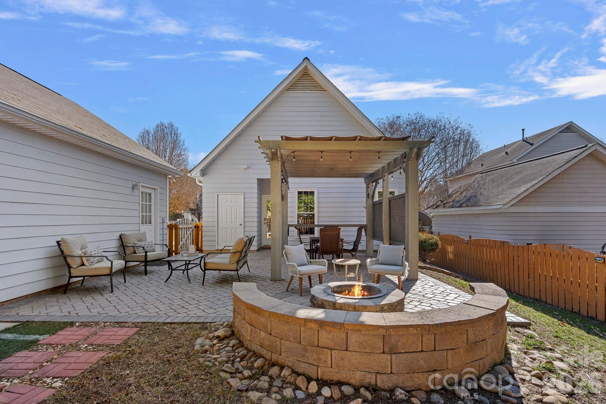 8221 Ballymore Court