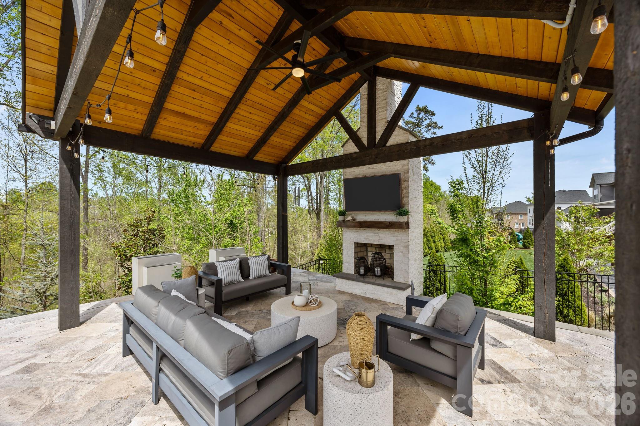 18509 Doves Crest