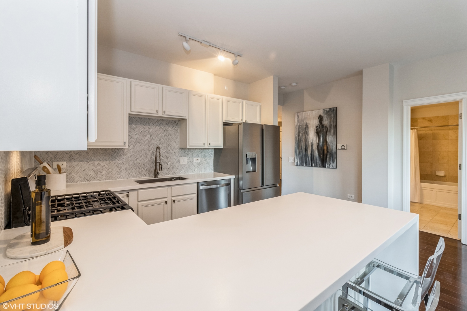 2310 W Saint Paul Avenue Unit: 301B