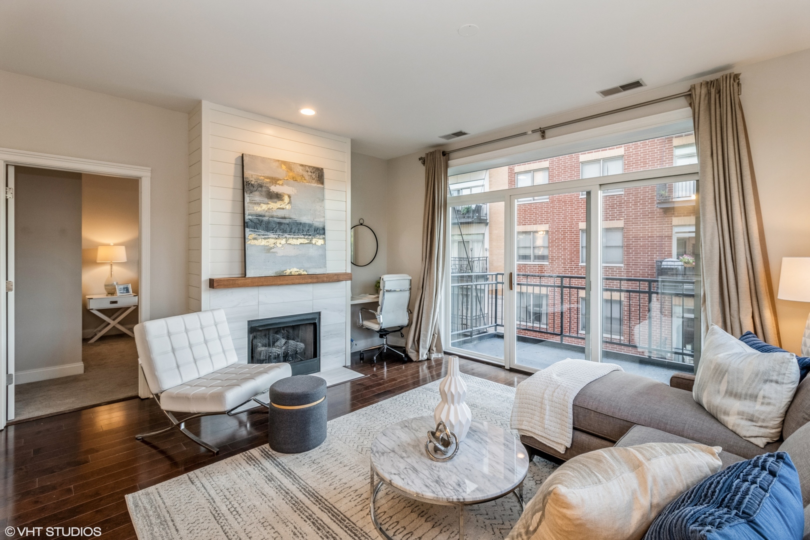 2310 W Saint Paul Avenue Unit: 301B