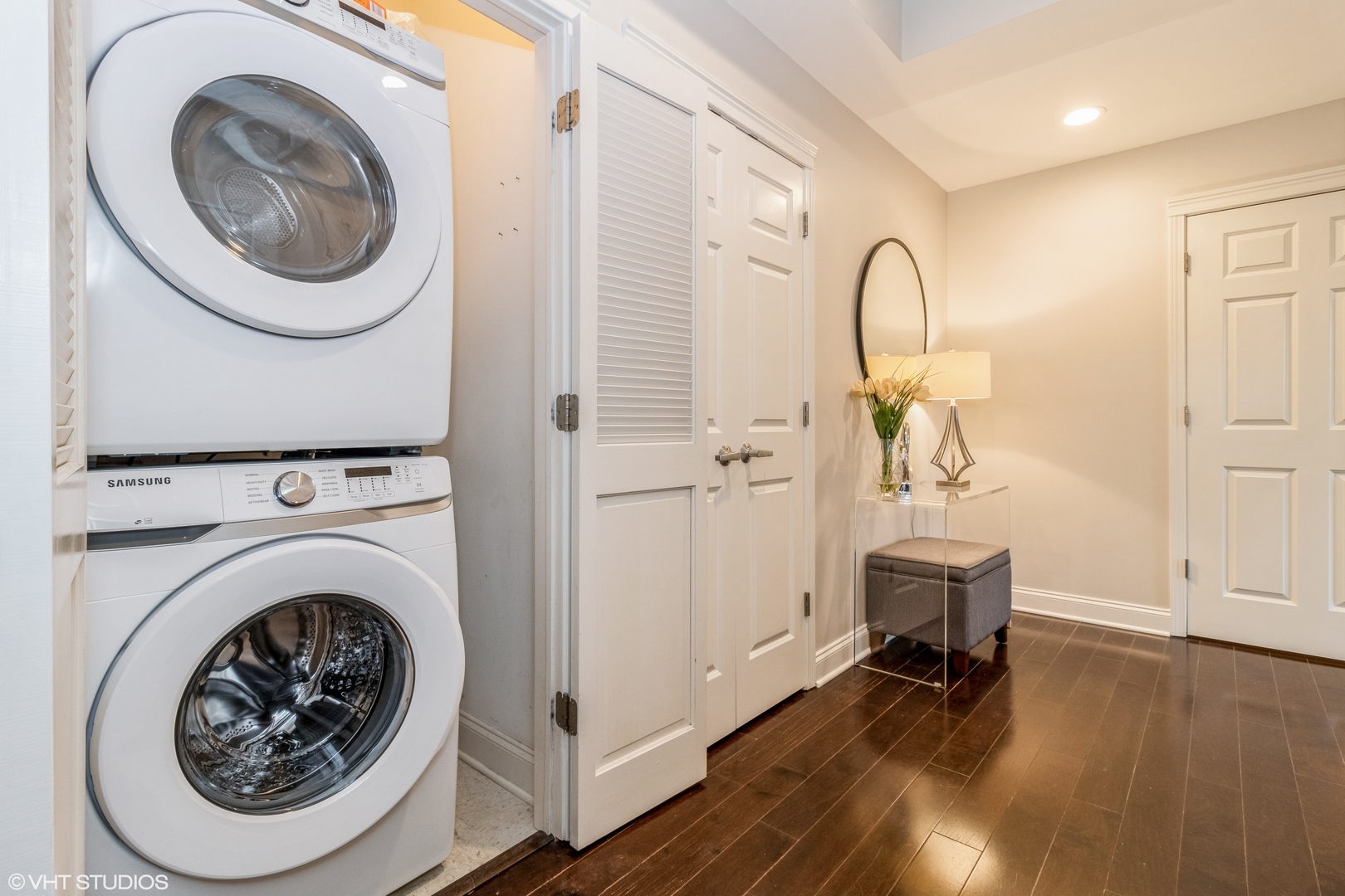 2310 W Saint Paul Avenue Unit: 301B