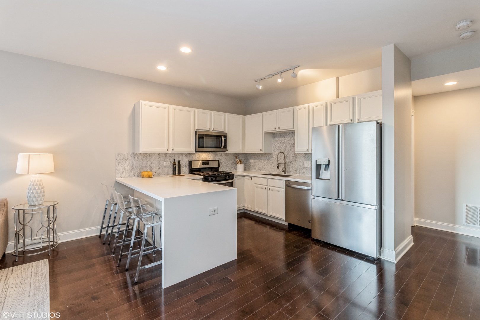 2310 W Saint Paul Avenue Unit: 301B