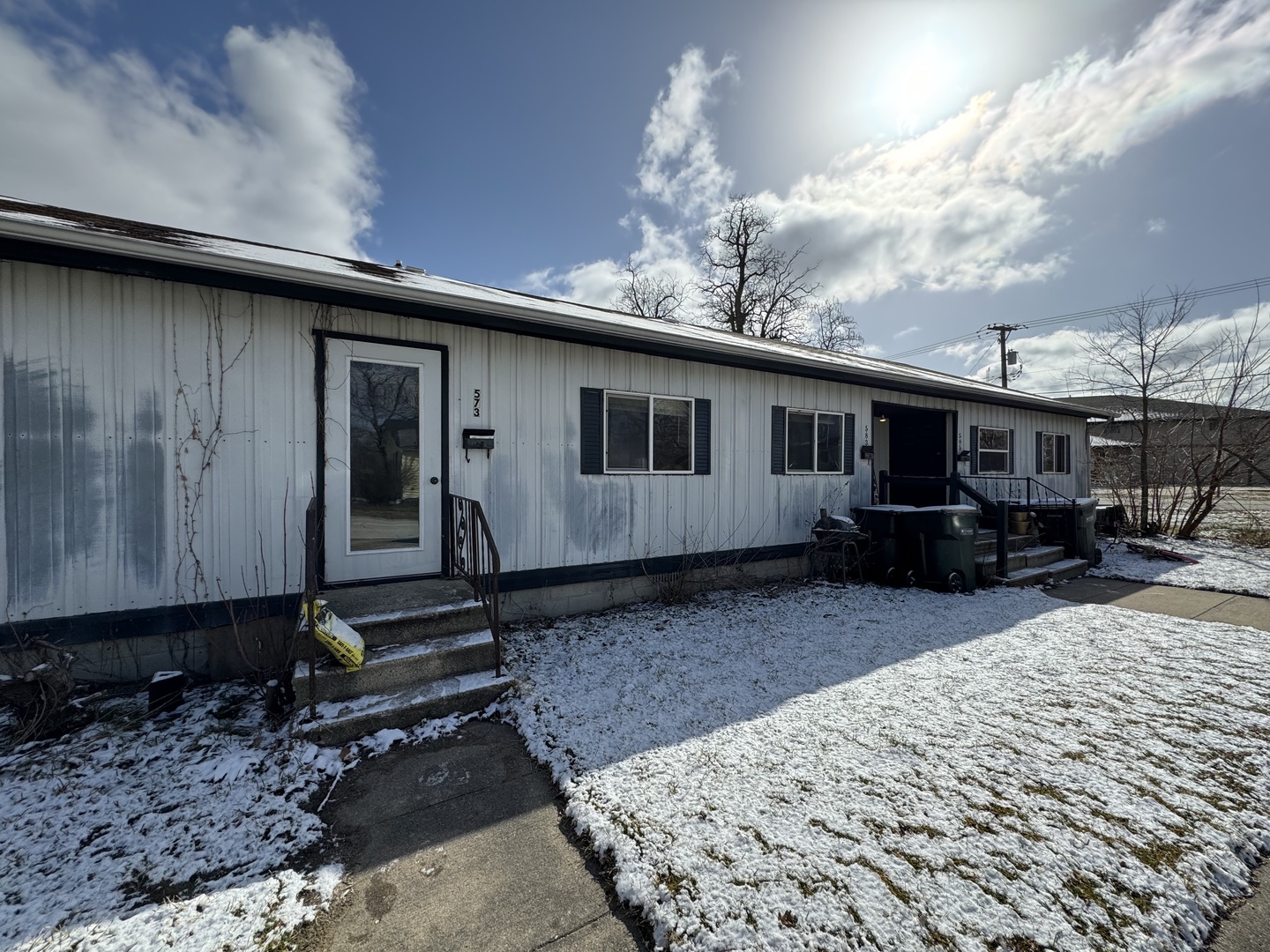 573-585 S Mazon Street