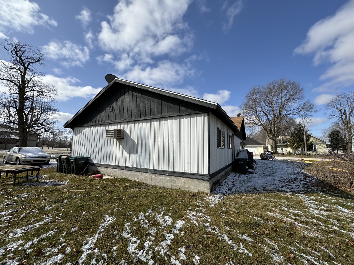 573-585 S Mazon Street