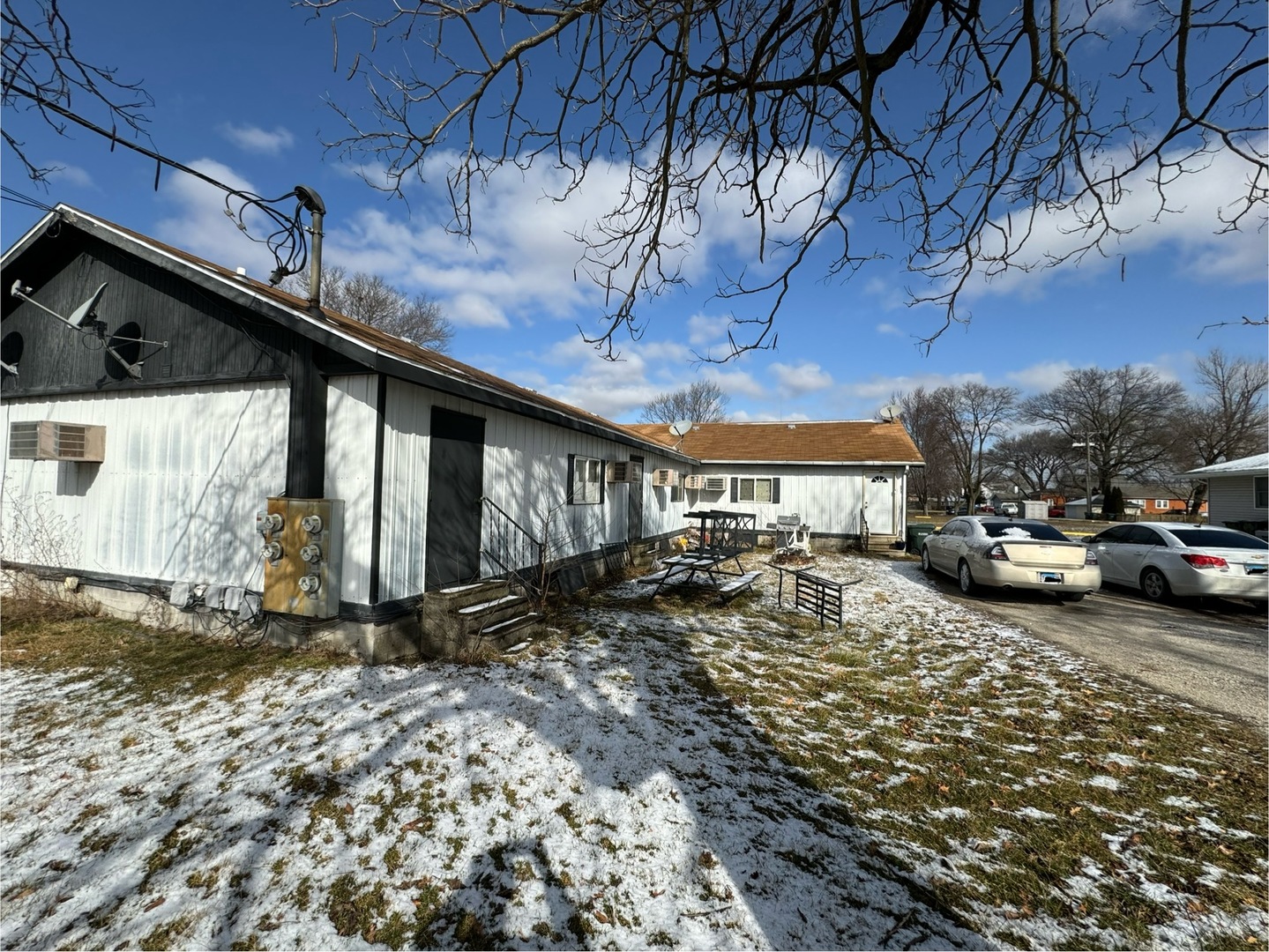 573-585 S Mazon Street