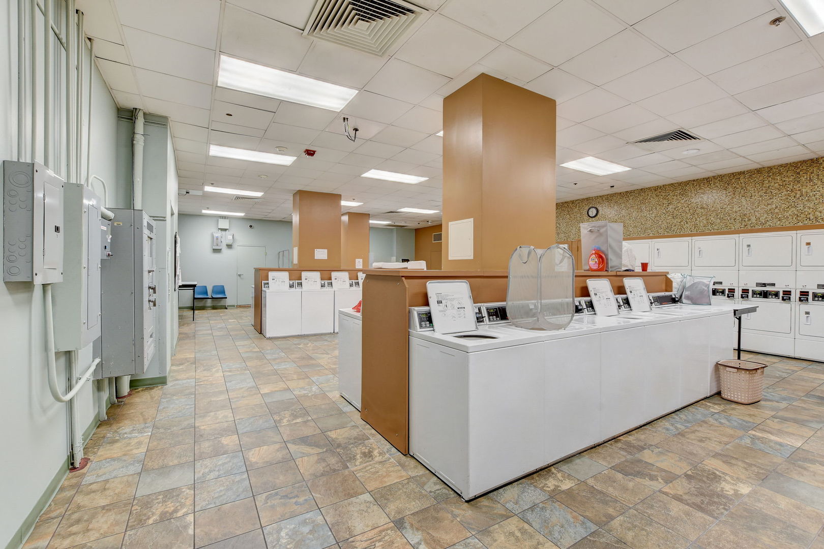 211 E Ohio Street Unit: 320