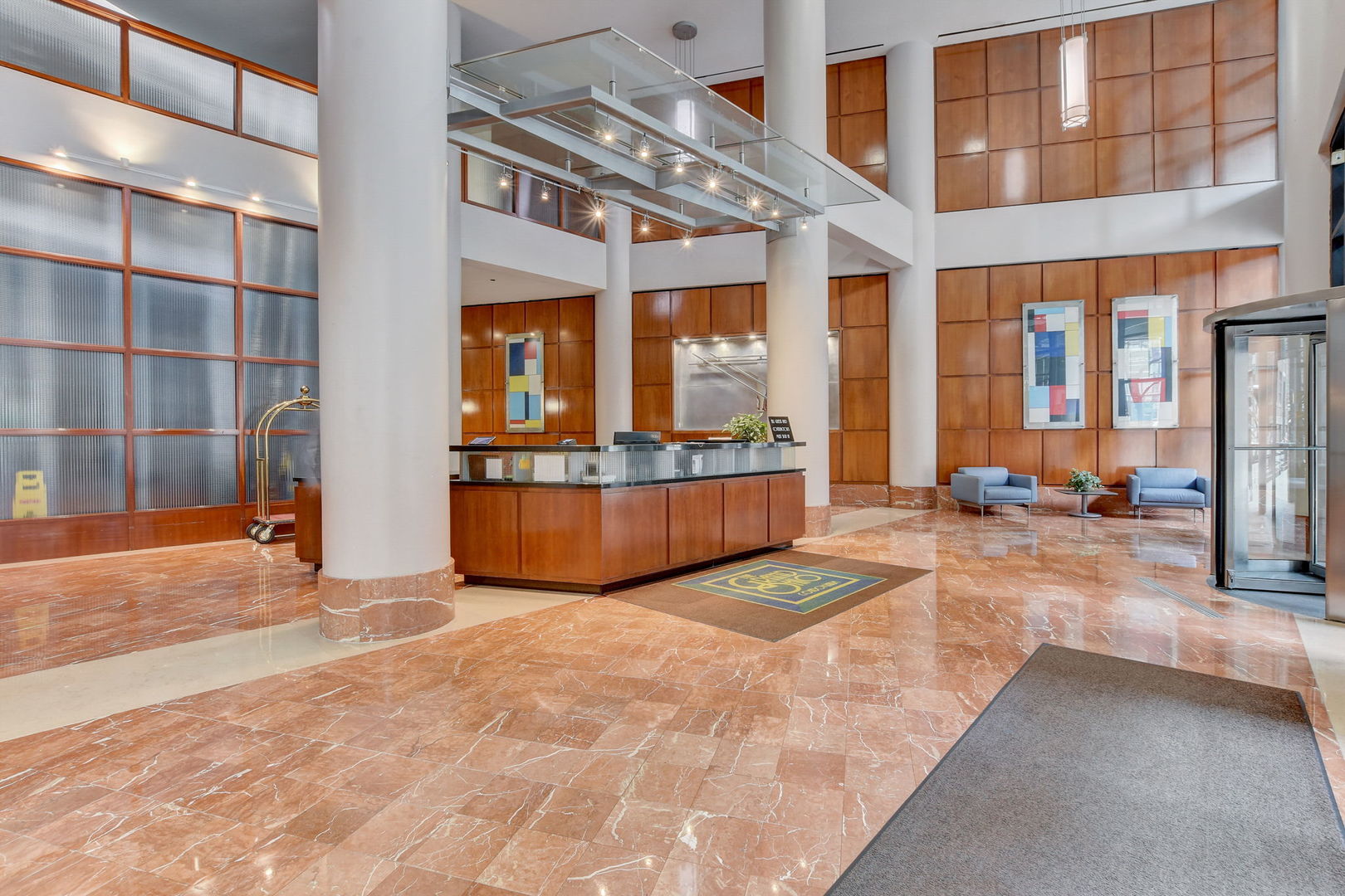 211 E Ohio Street Unit: 320