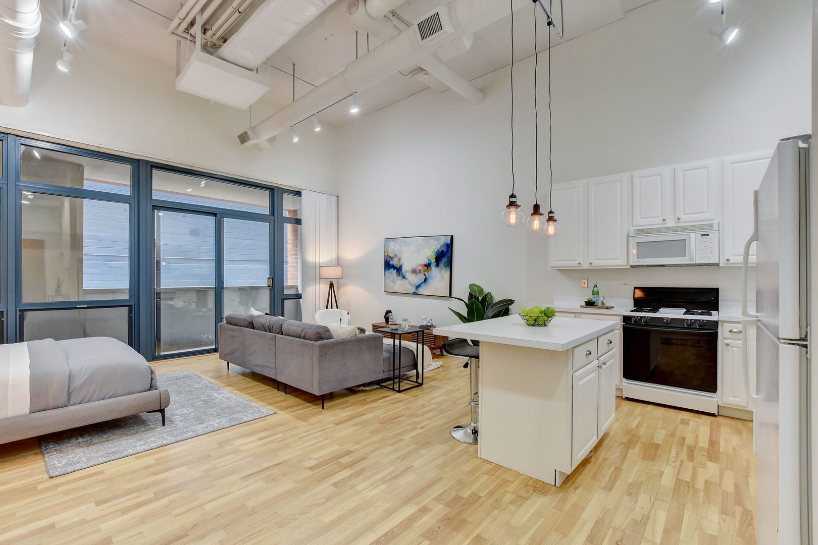 211 E Ohio Street Unit: 320