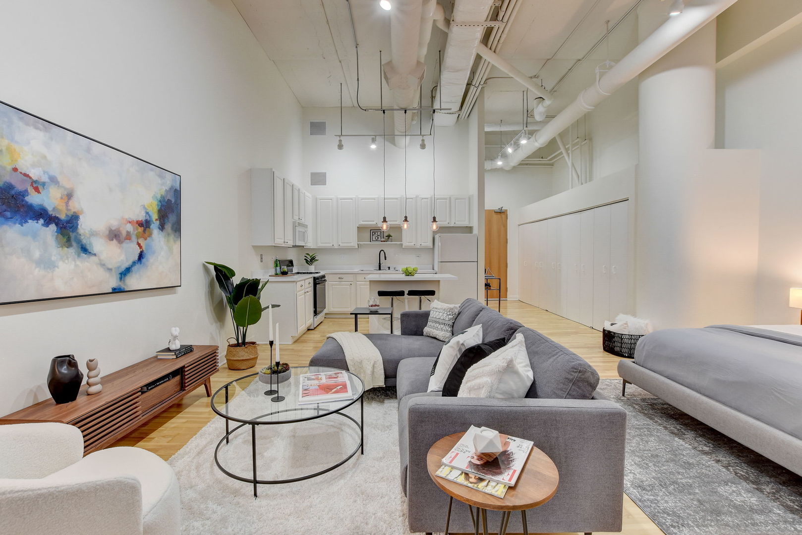 211 E Ohio Street Unit: 320