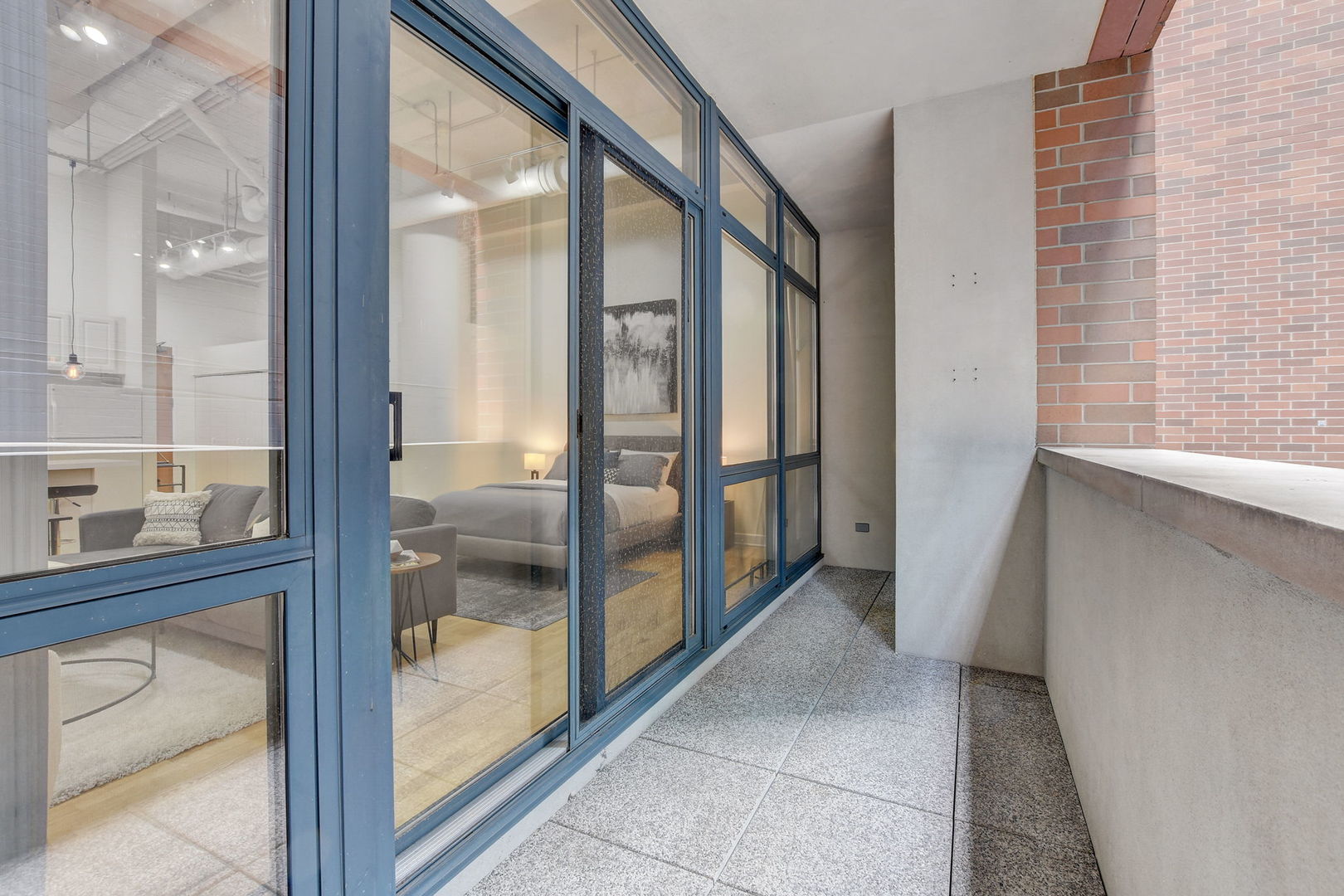 211 E Ohio Street Unit: 320