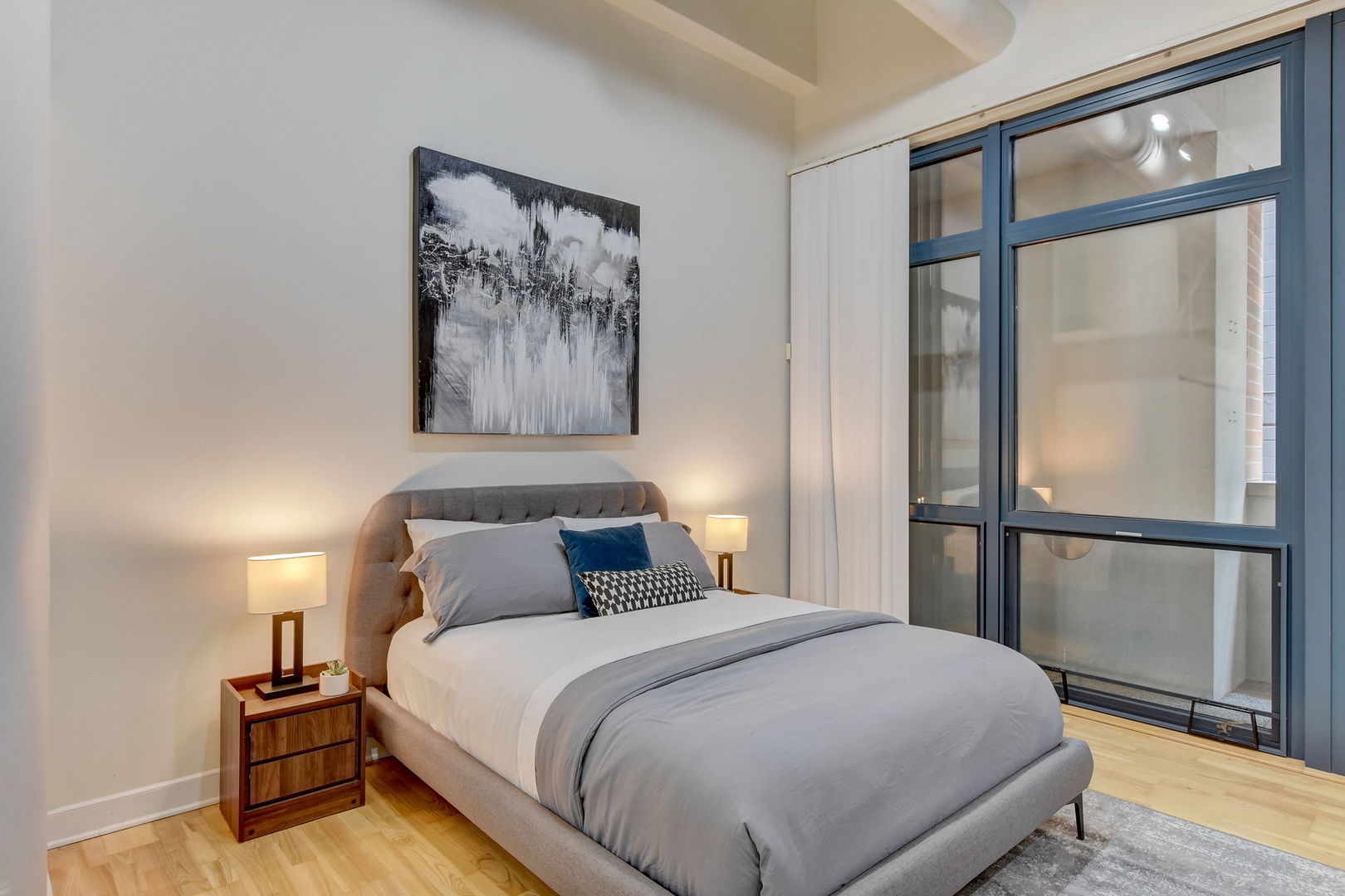 211 E Ohio Street Unit: 320