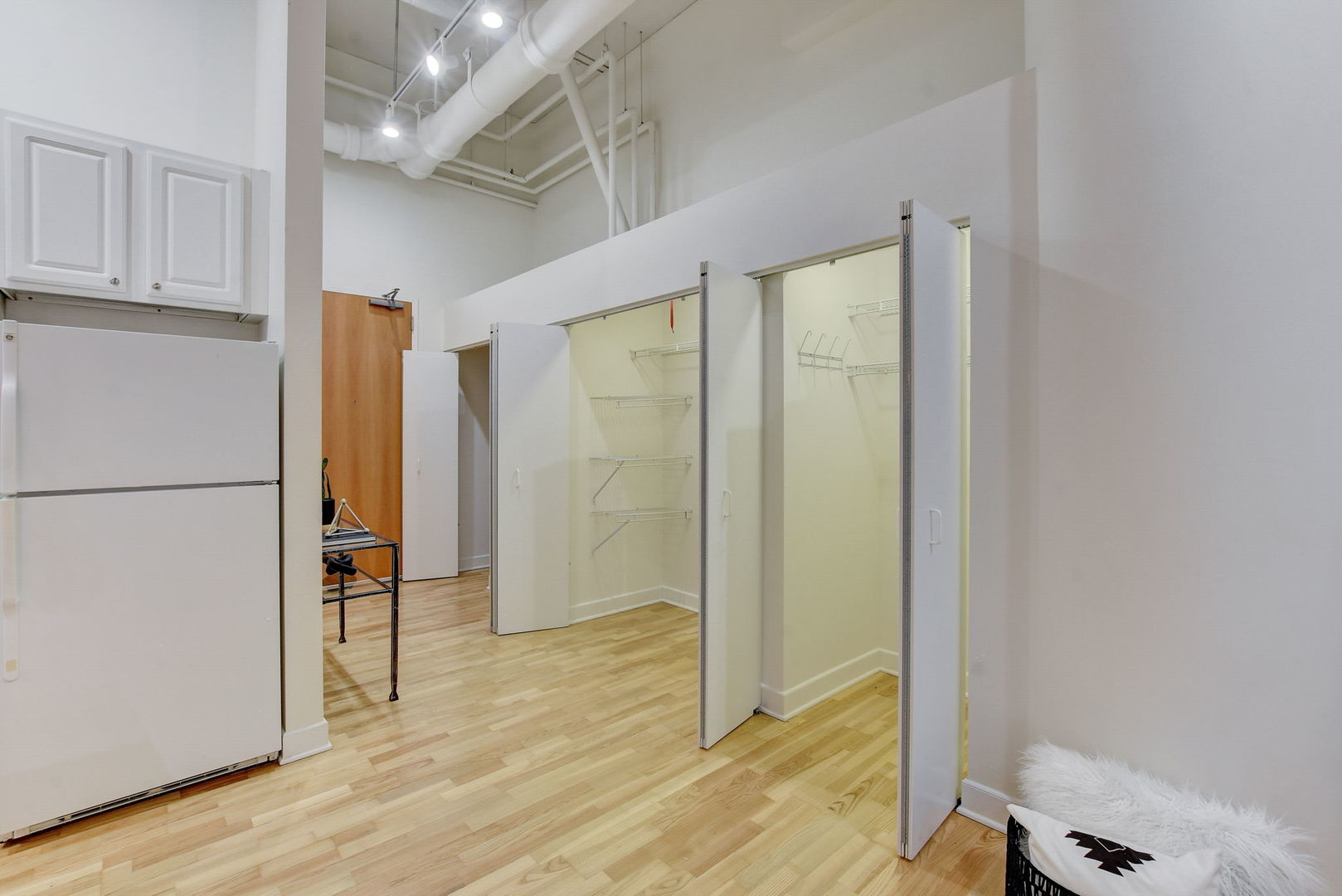 211 E Ohio Street Unit: 320