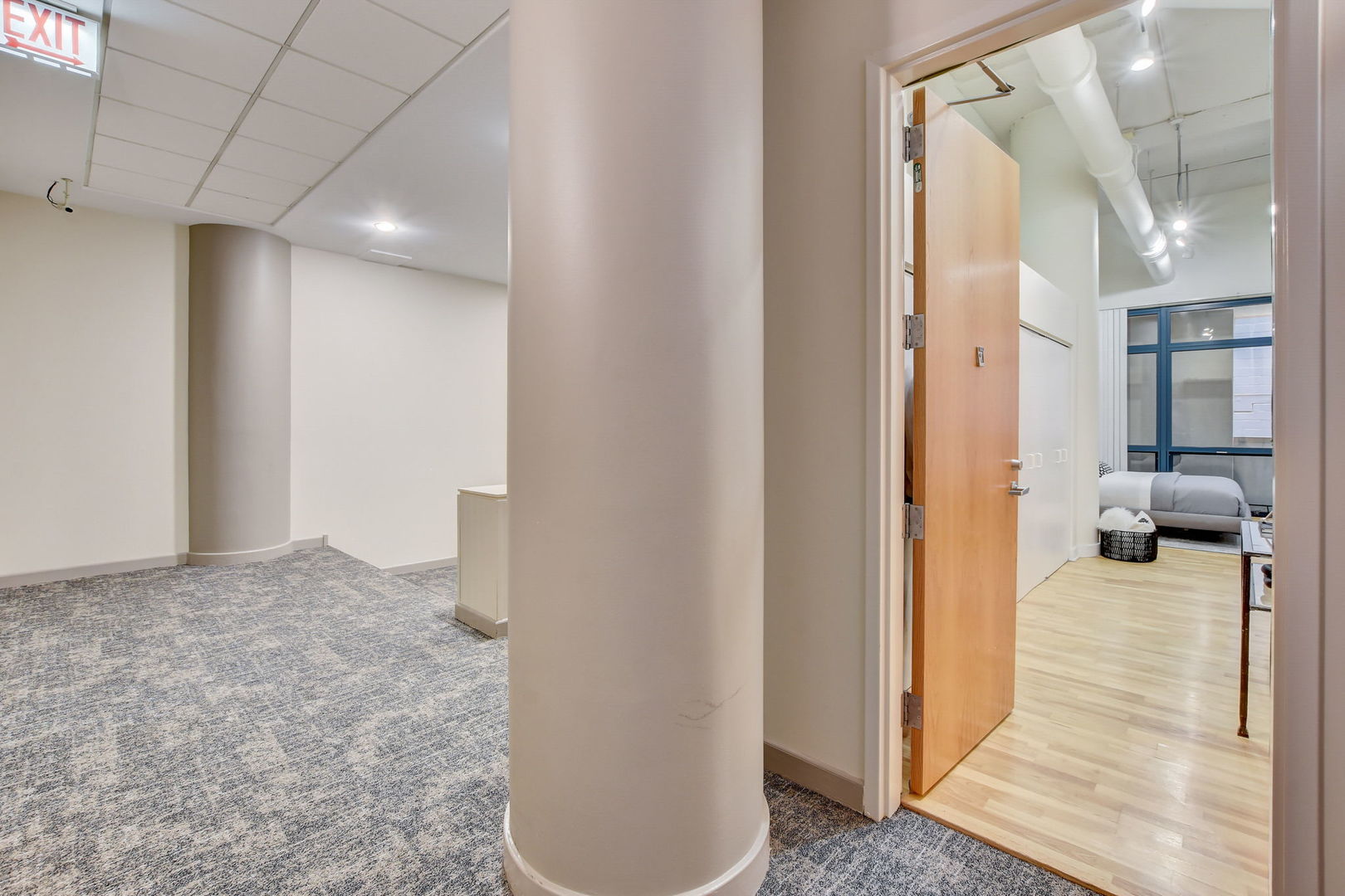 211 E Ohio Street Unit: 320