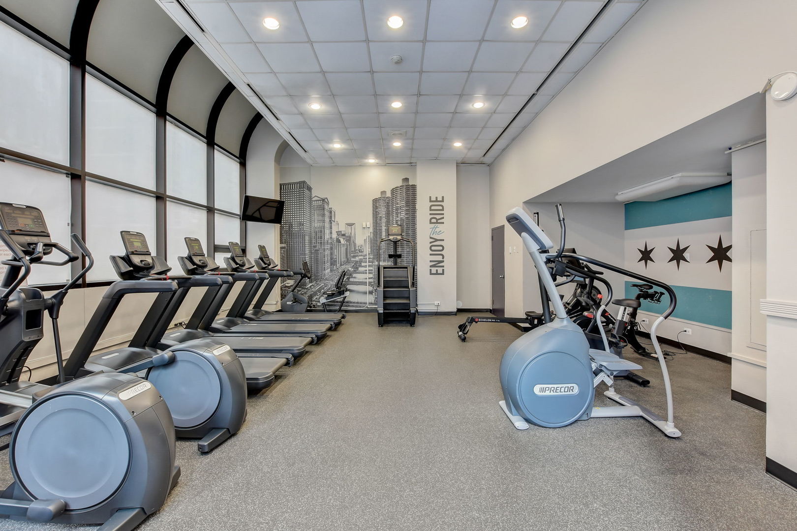 211 E Ohio Street Unit: 320