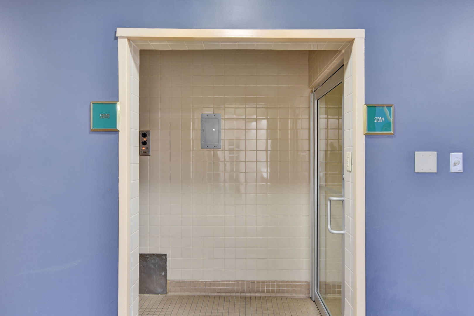 211 E Ohio Street Unit: 320