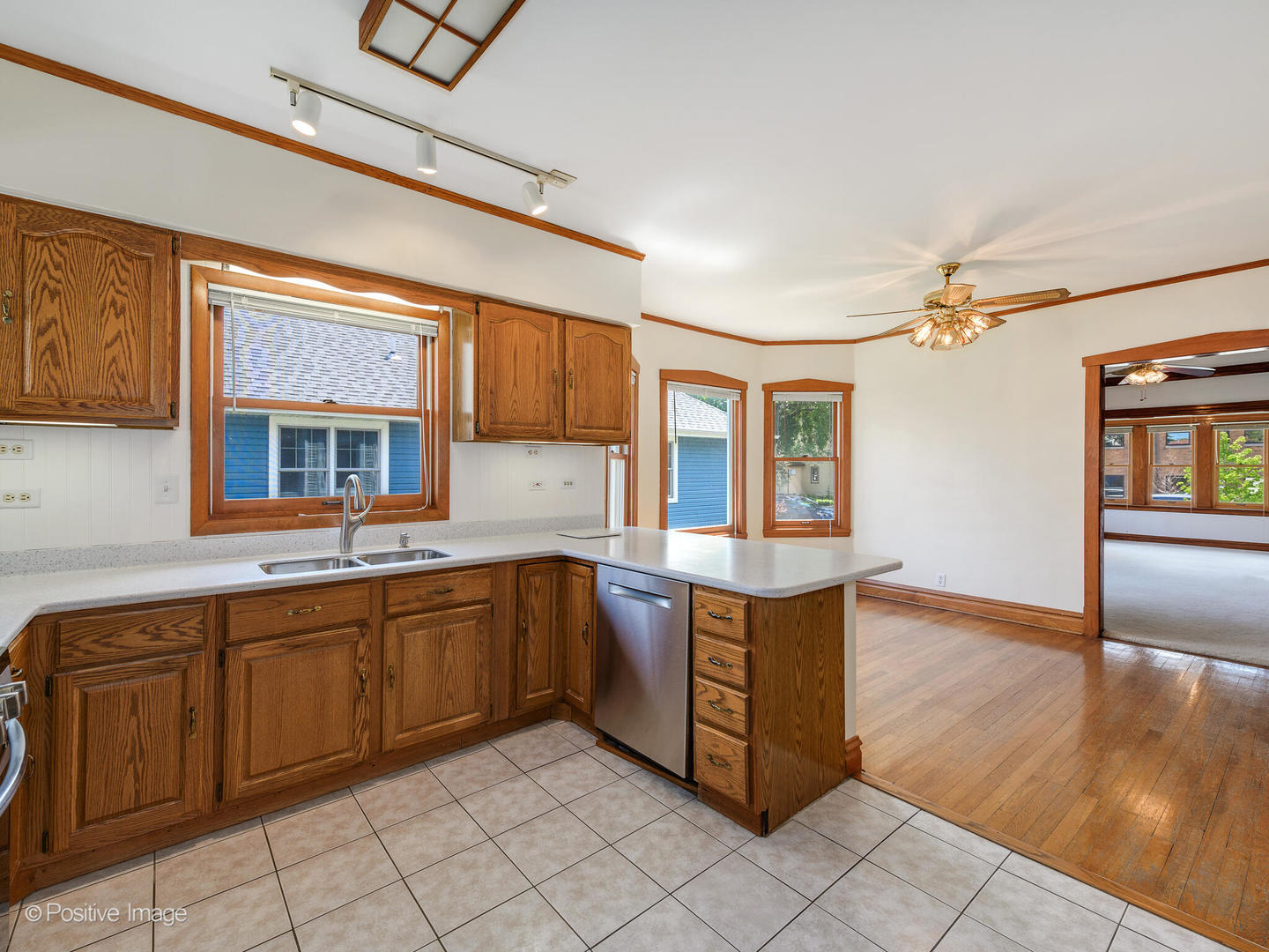 6129 N Navarre Avenue