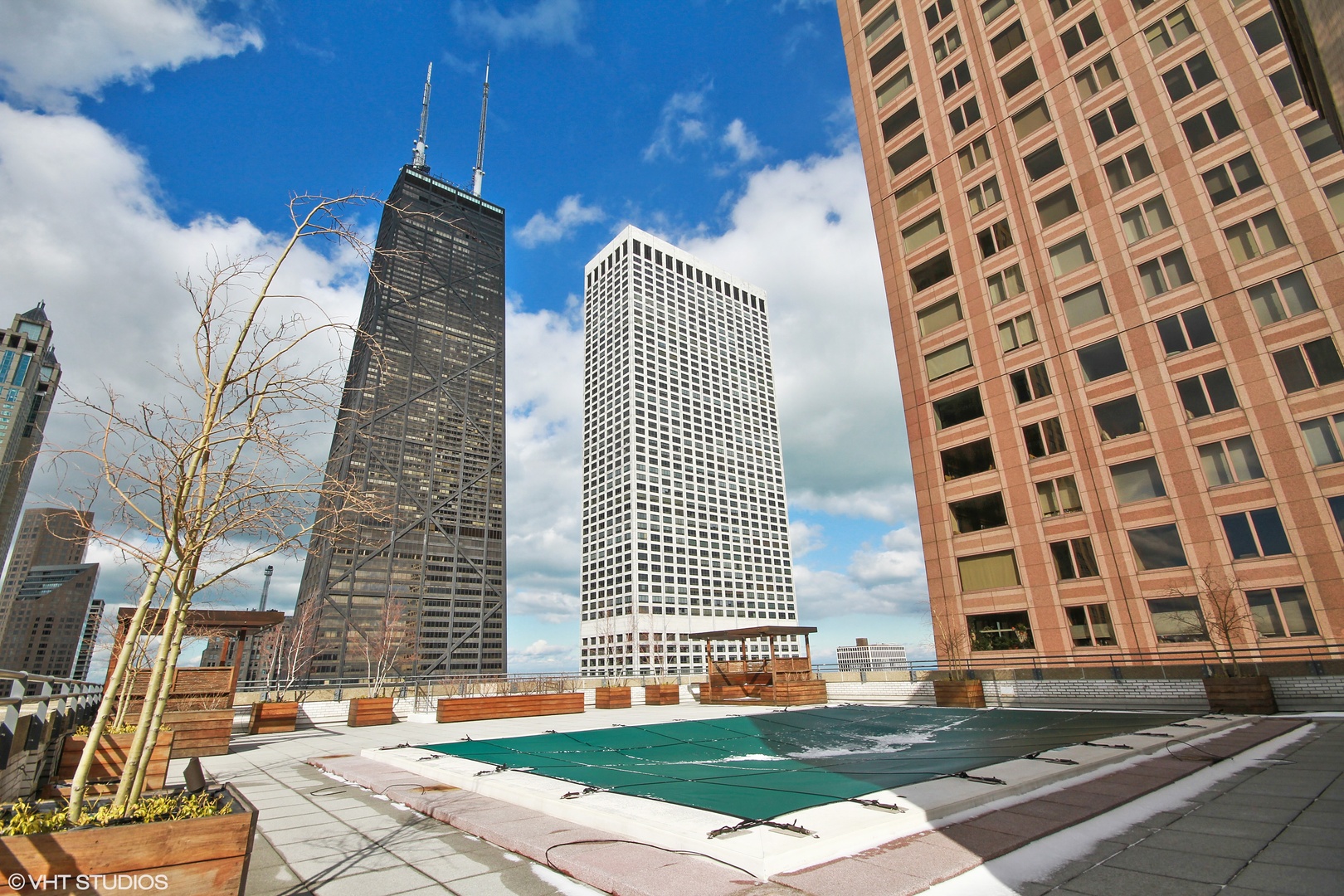 777 N Michigan Avenue Unit: 2707