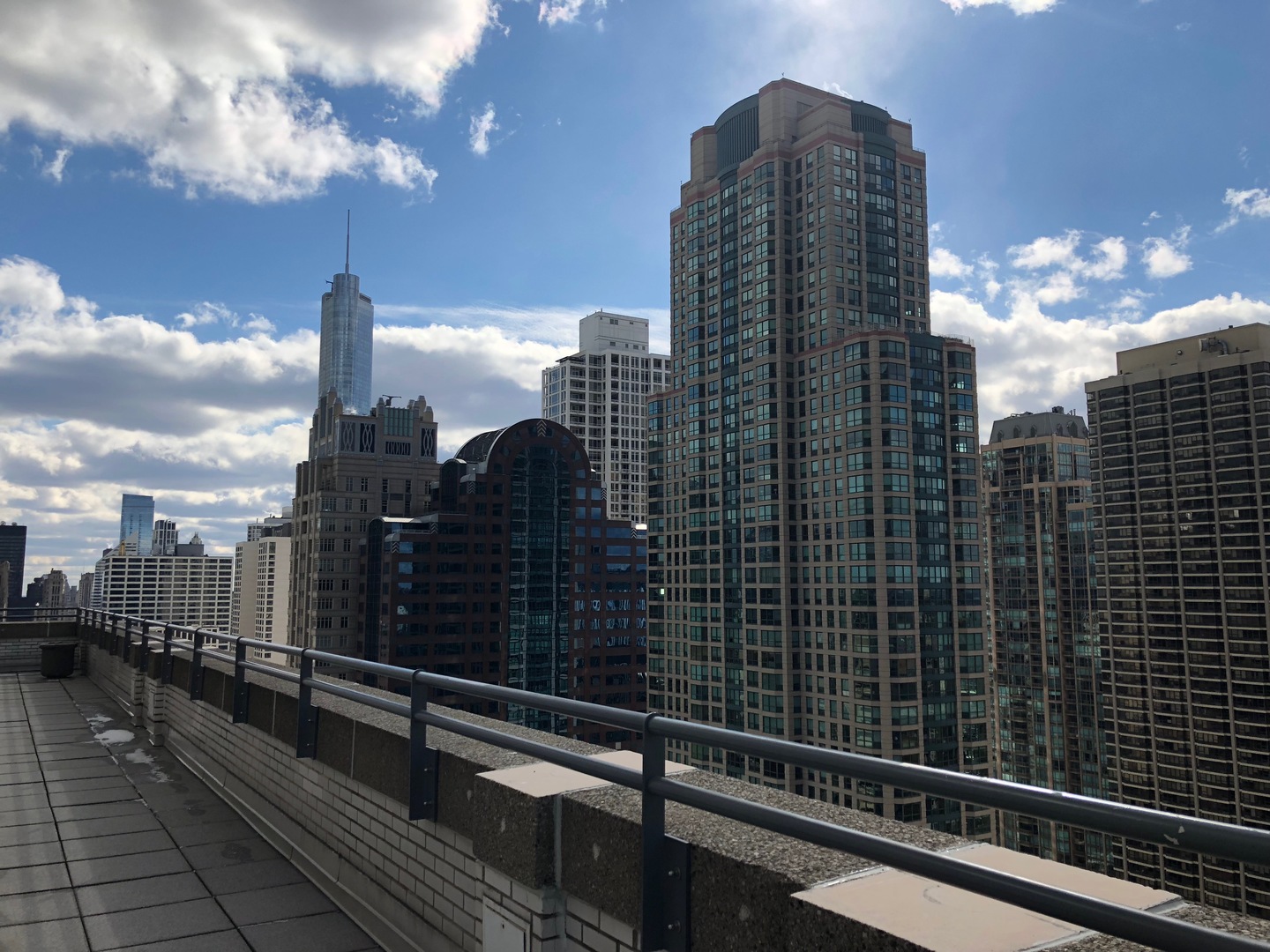 777 N Michigan Avenue Unit: 2707