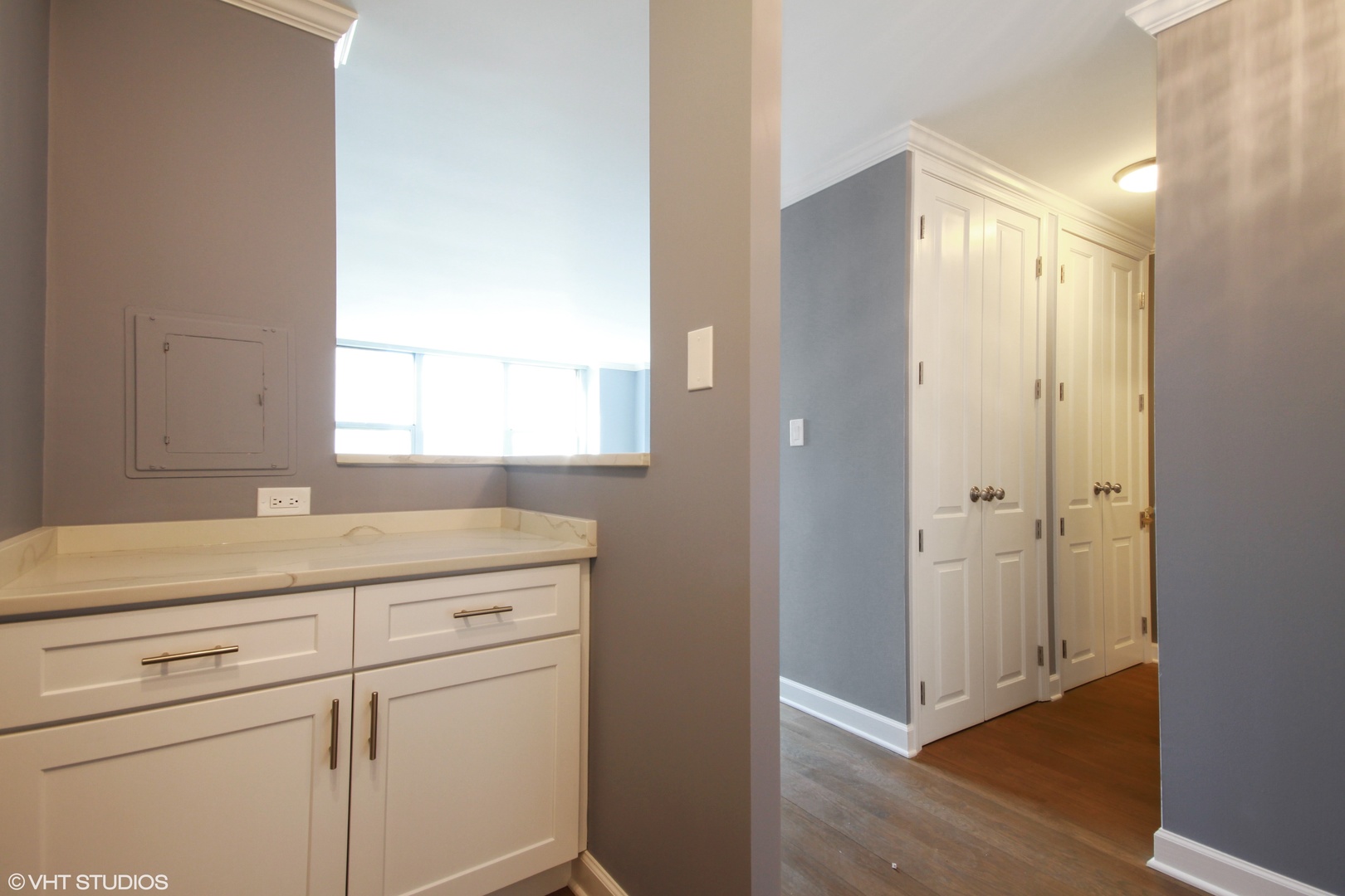 777 N Michigan Avenue Unit: 2707