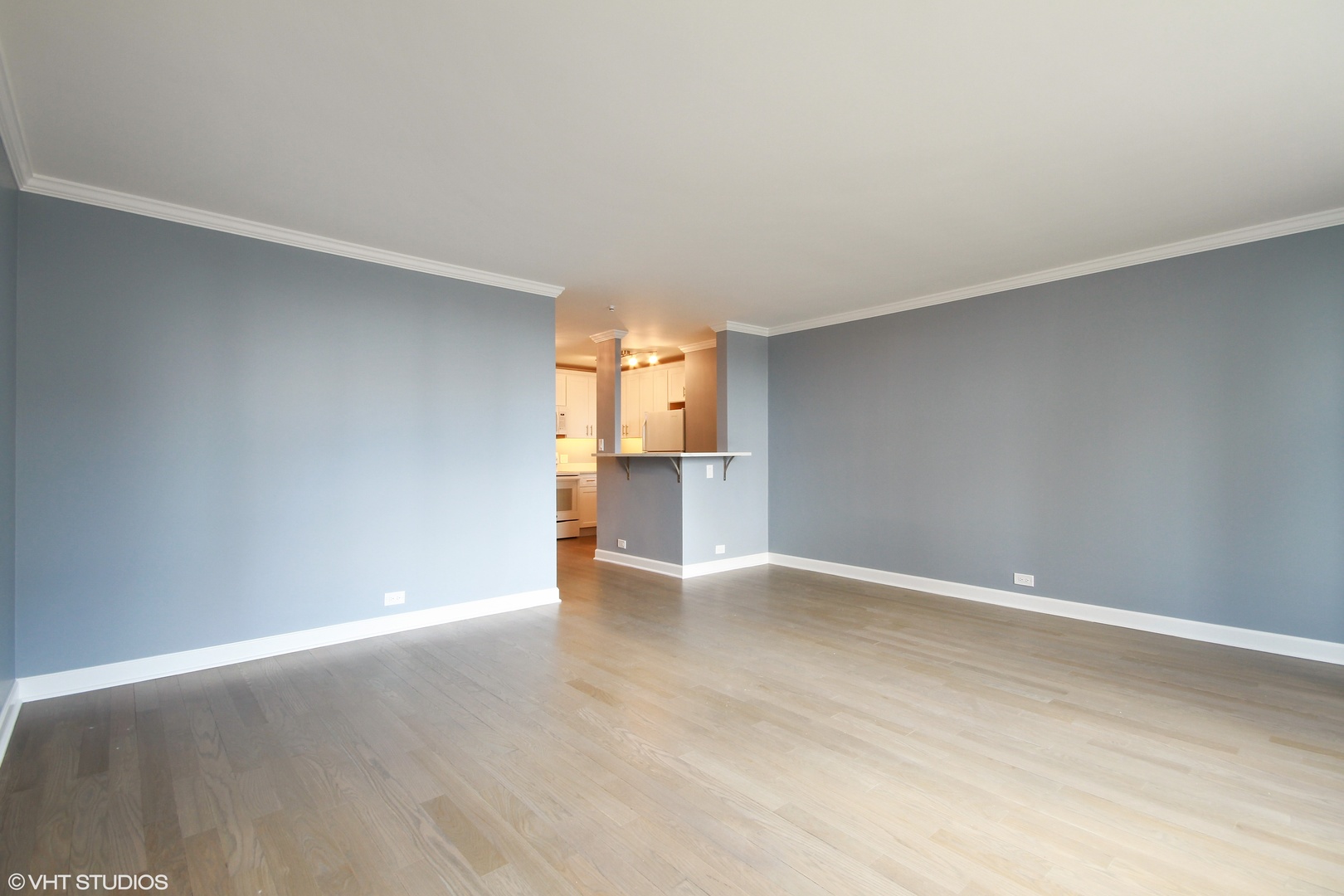 777 N Michigan Avenue Unit: 2707