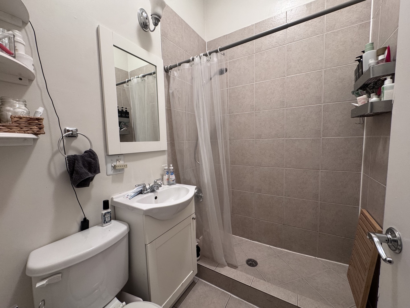 65 E Cedar Street Unit: 1B