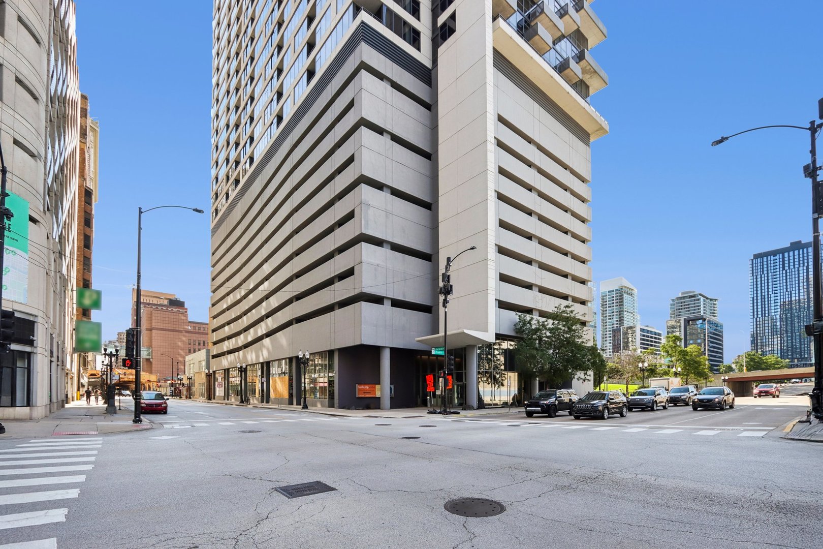 235 W Van Buren Street Unit: 3005