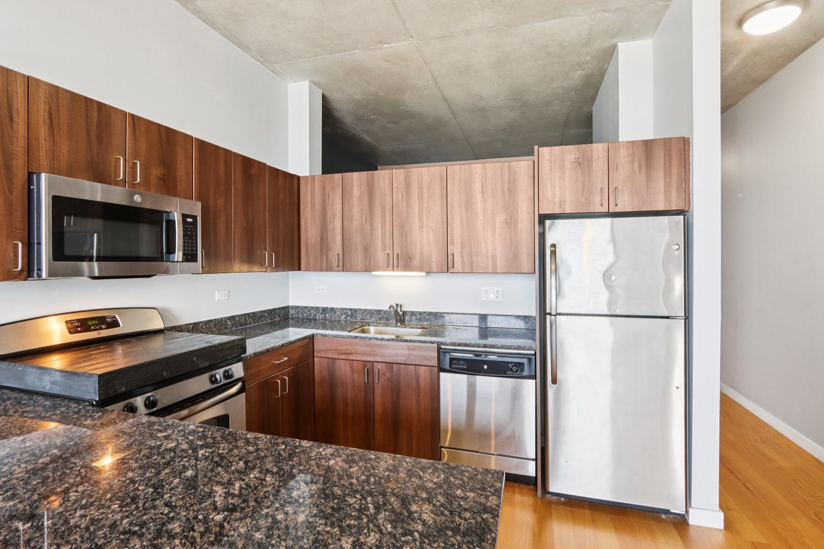 235 W Van Buren Street Unit: 3005