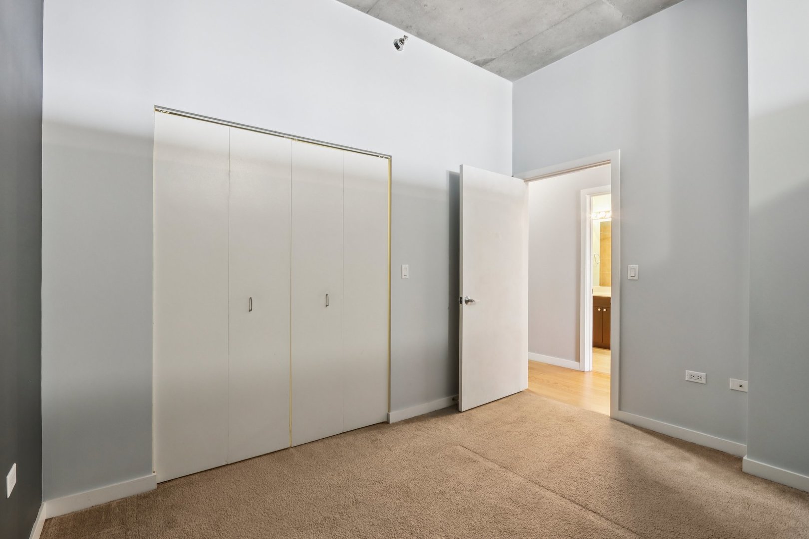 235 W Van Buren Street Unit: 3005