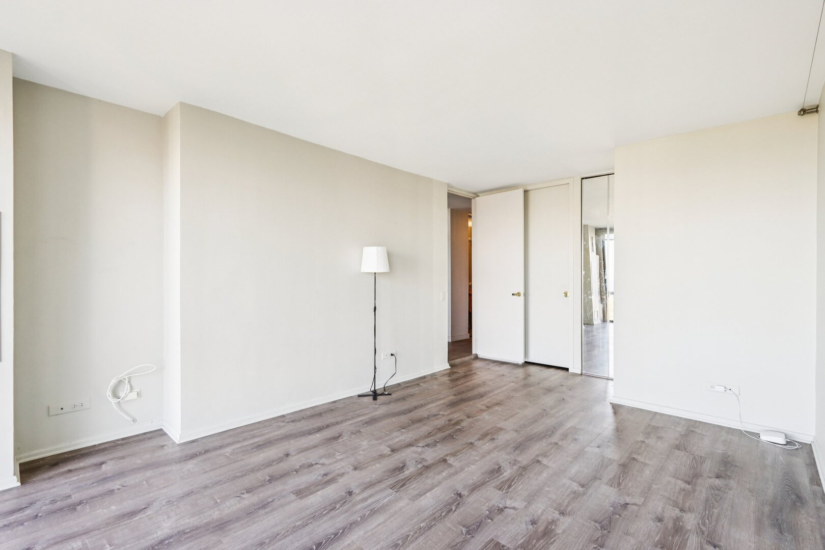 345 W Fullerton Parkway Unit: 2801