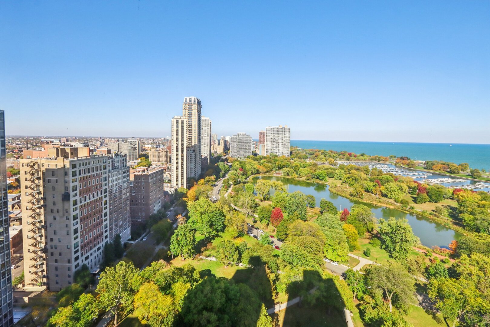 345 W Fullerton Parkway Unit: 2801