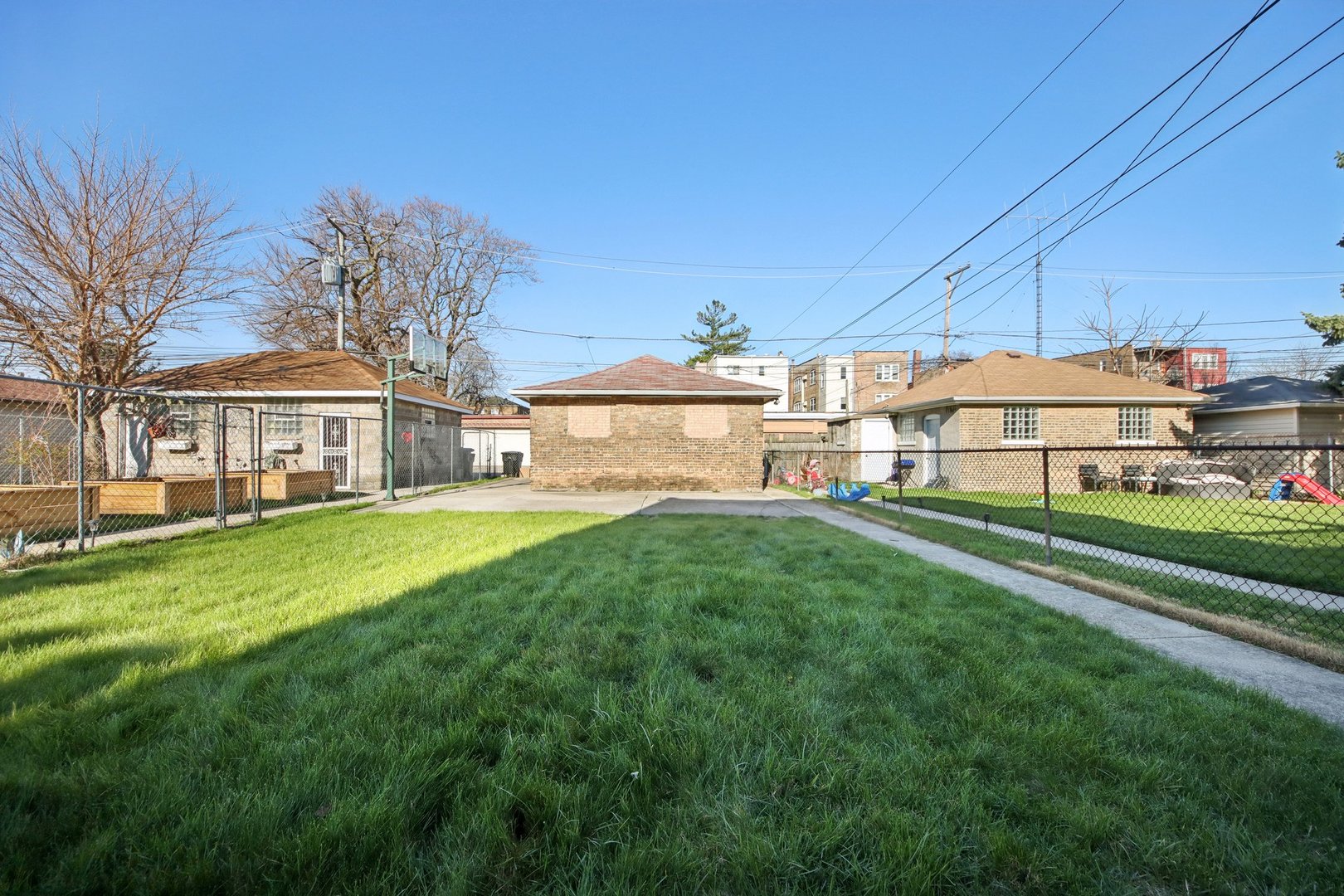 7424 S Calumet Avenue