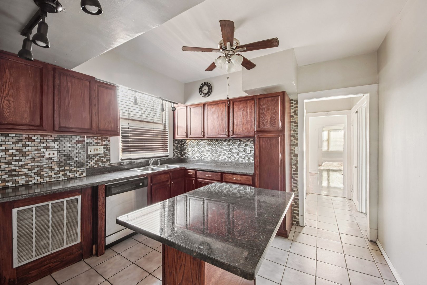 7424 S Calumet Avenue