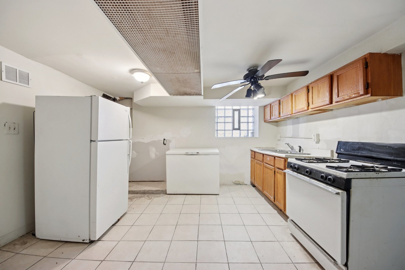 7424 S Calumet Avenue