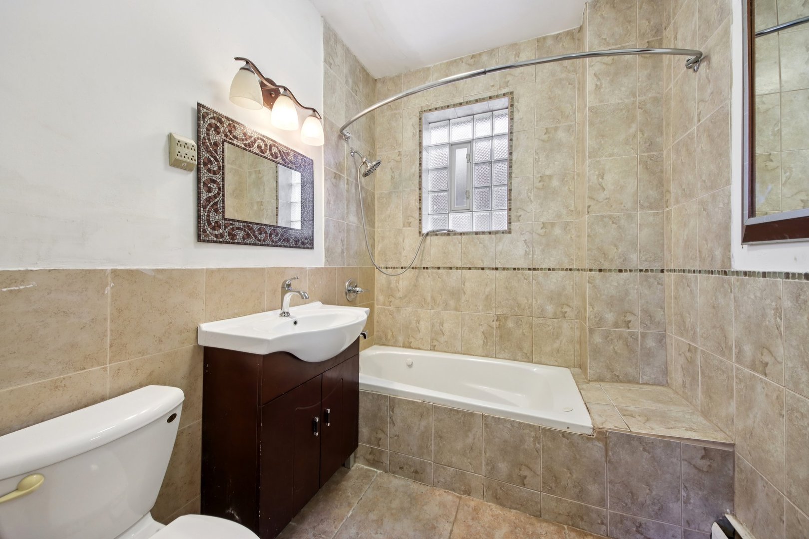 7424 S Calumet Avenue