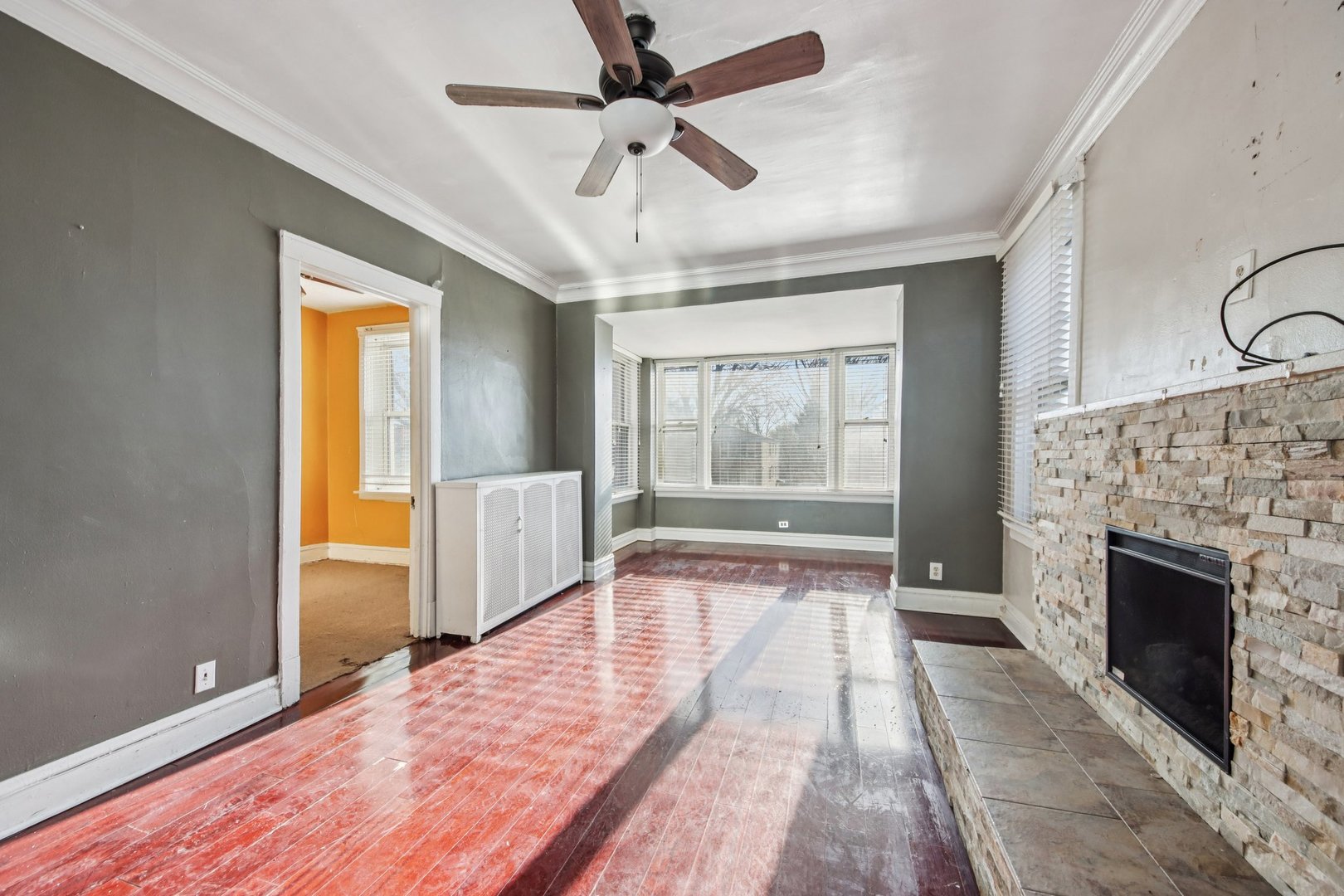 7424 S Calumet Avenue