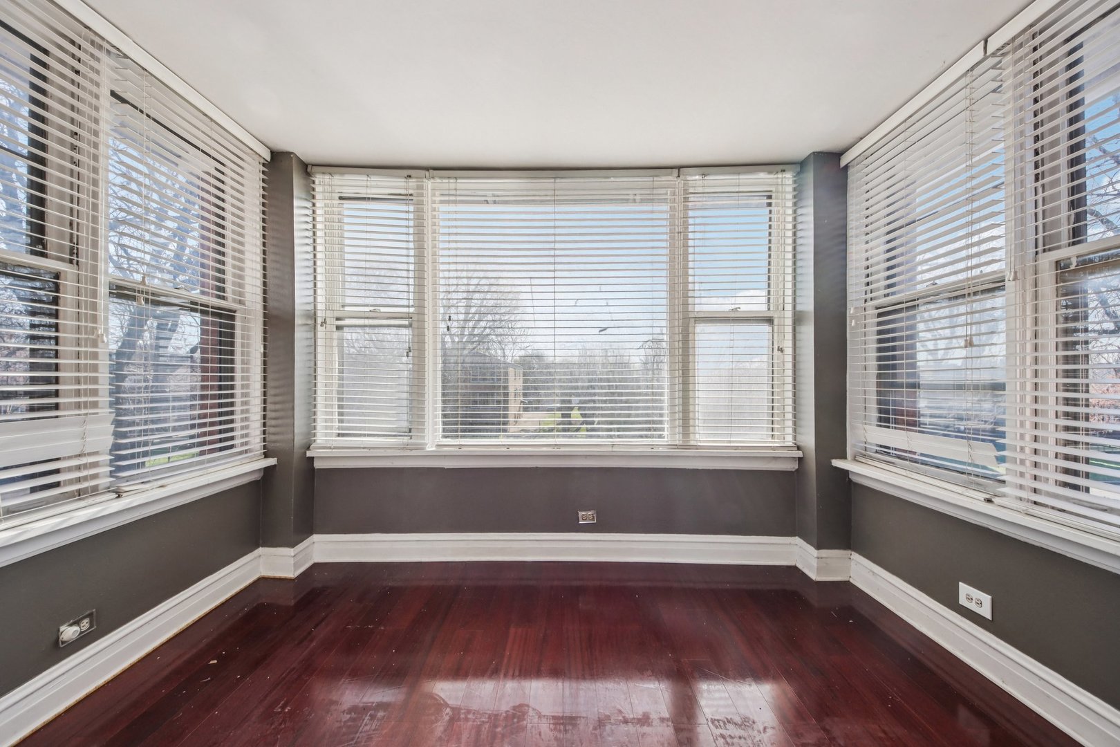 7424 S Calumet Avenue