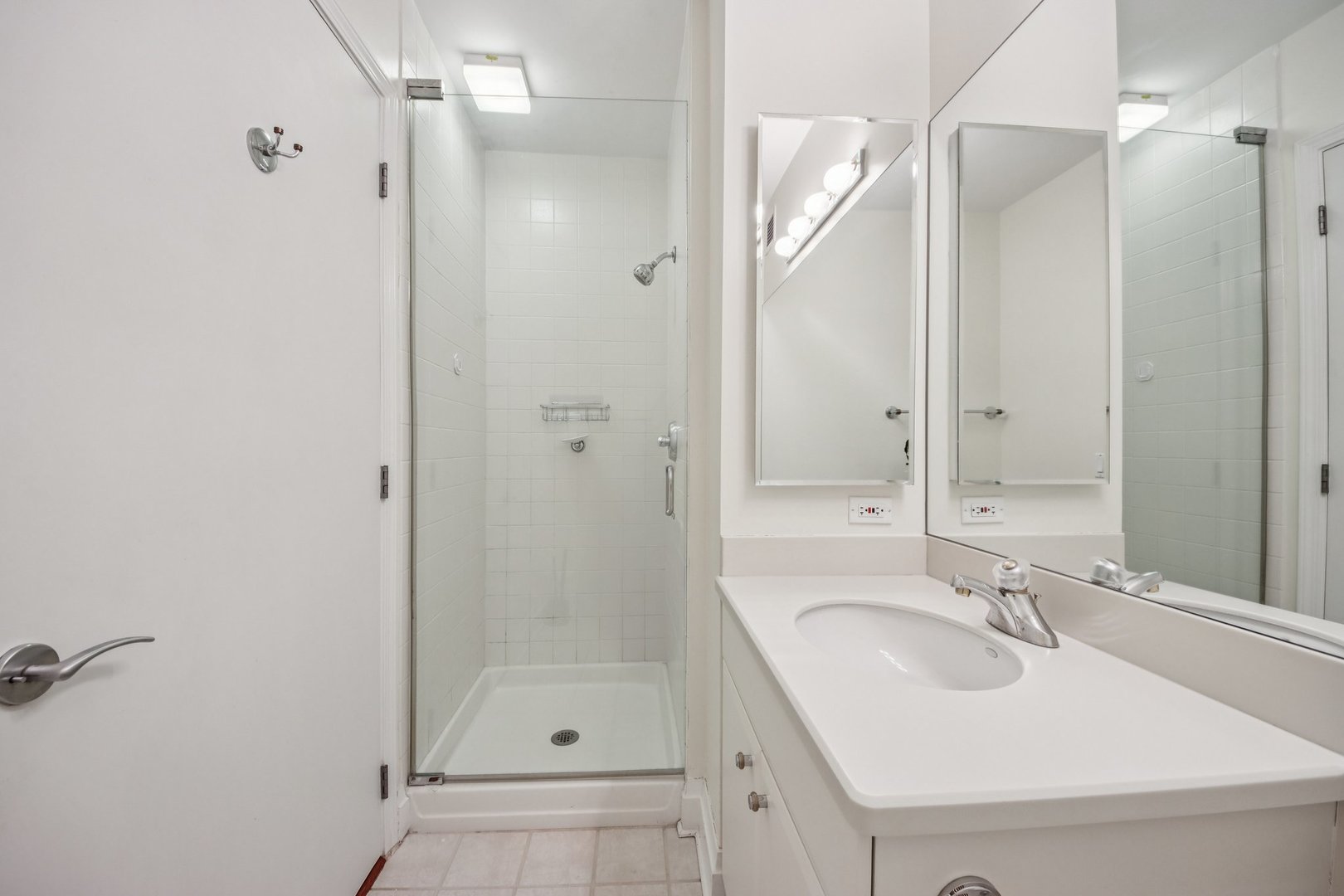 33 W Ontario Street Unit: 25H