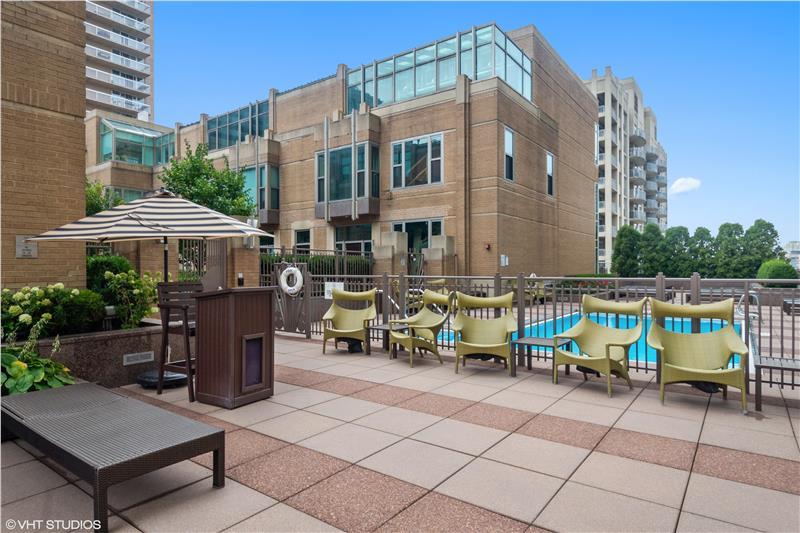 33 W Ontario Street Unit: 25H