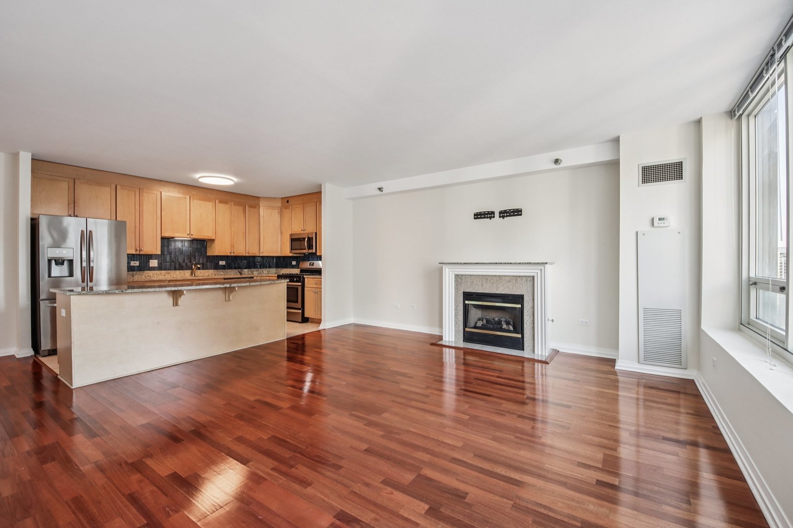 33 W Ontario Street Unit: 25H