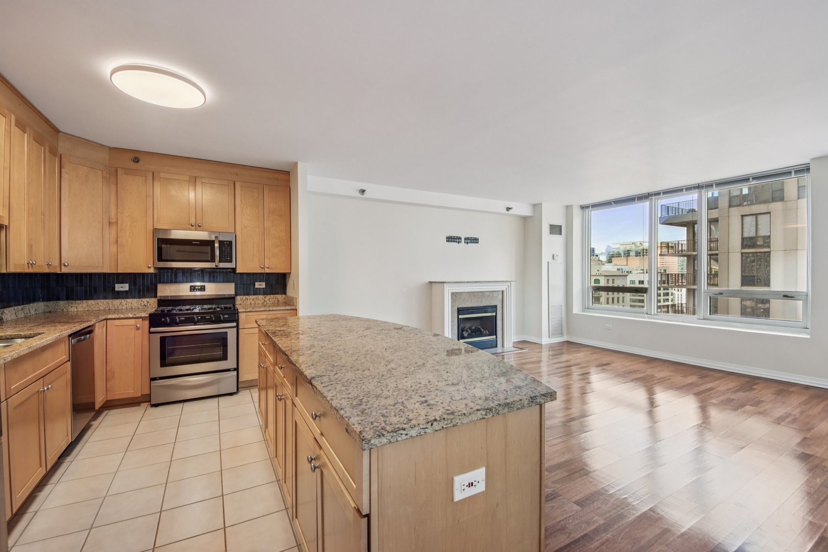 33 W Ontario Street Unit: 25H