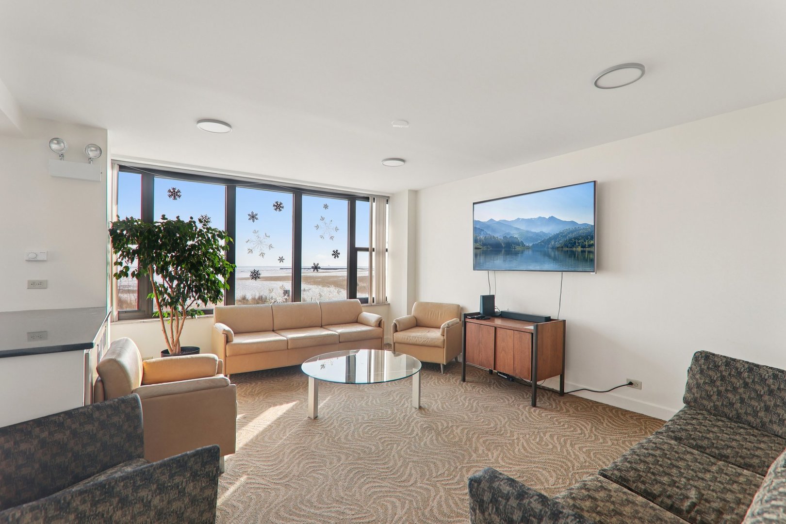 5801 N Sheridan Road Unit: 3D