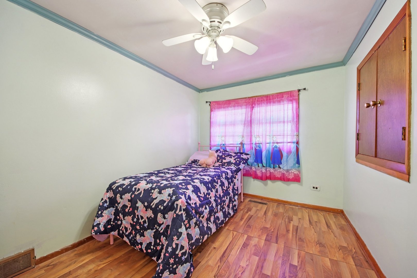 1861 HOLLYWOOD Avenue