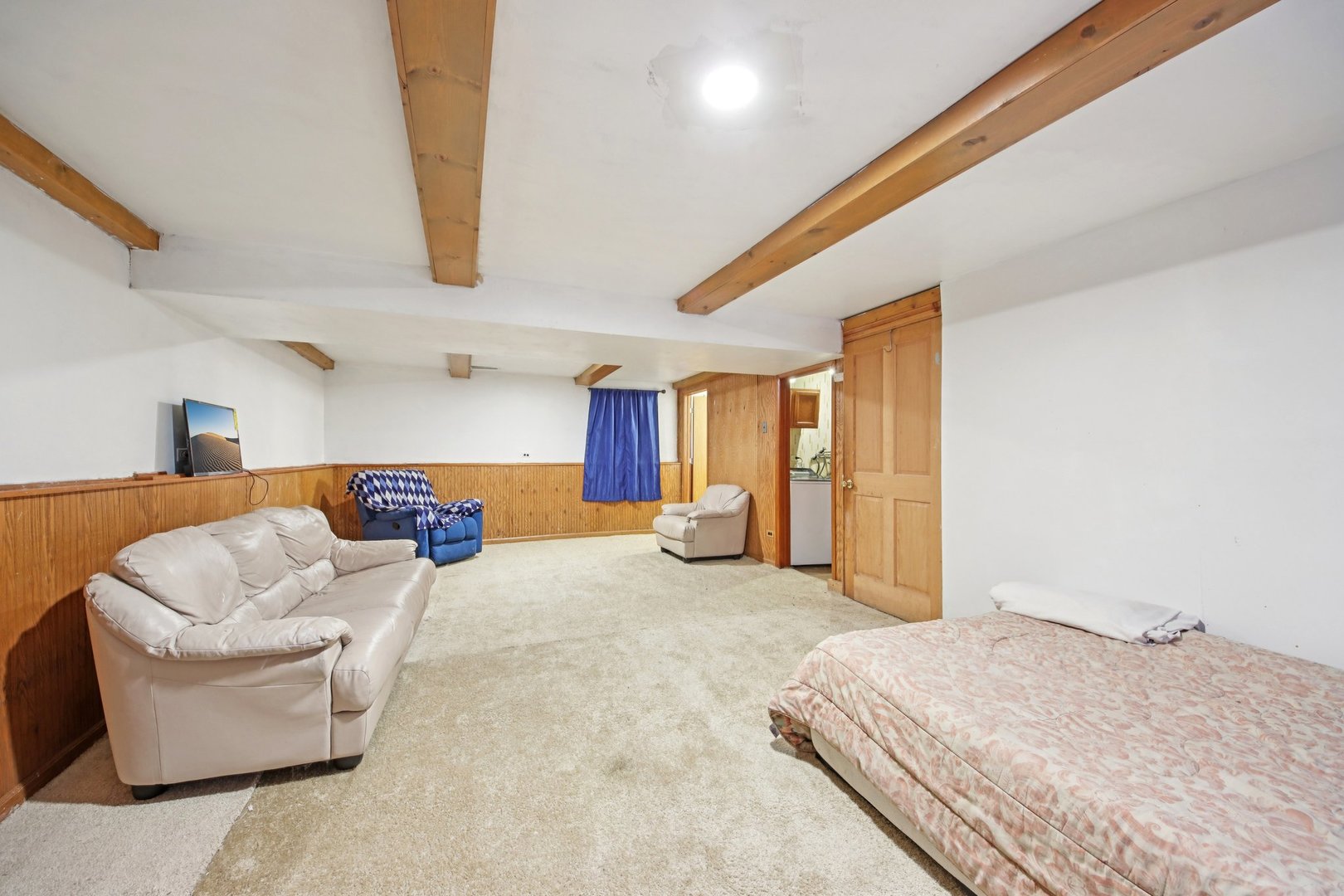 1861 HOLLYWOOD Avenue