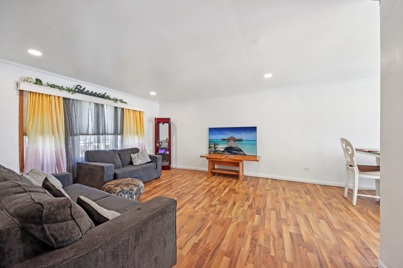 1861 HOLLYWOOD Avenue