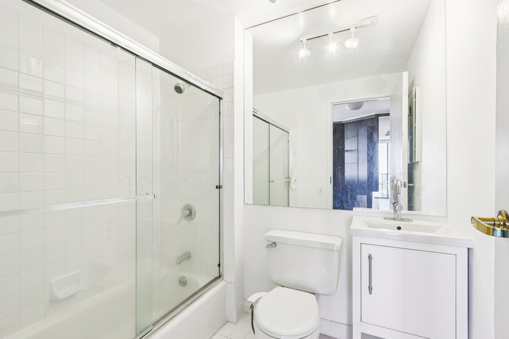 345 W Fullerton Parkway Unit: 2801