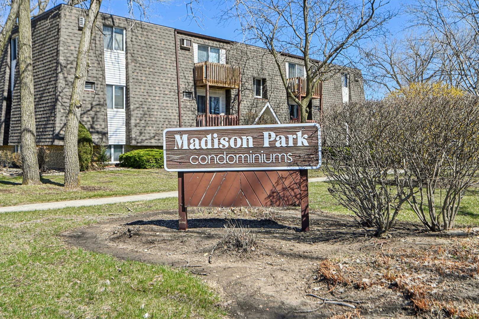 220 Madison Street Unit: 2A