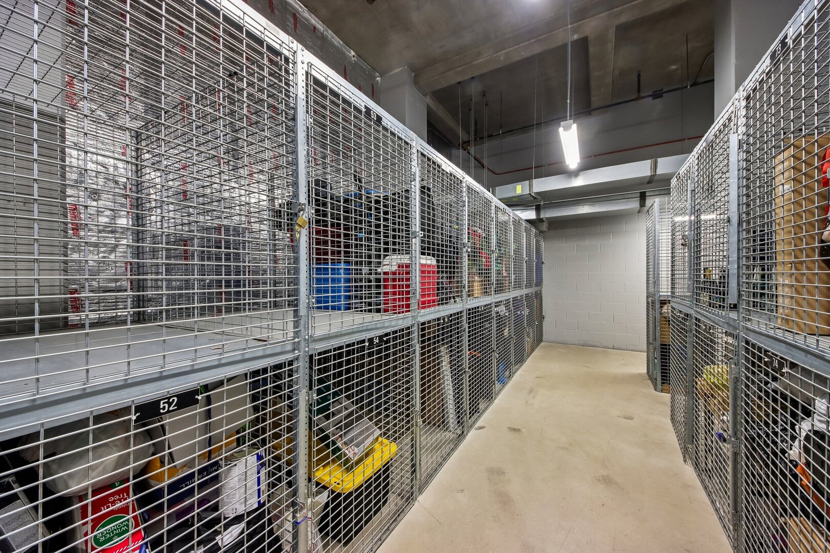 160 E ILLINOIS Street Unit: 1704