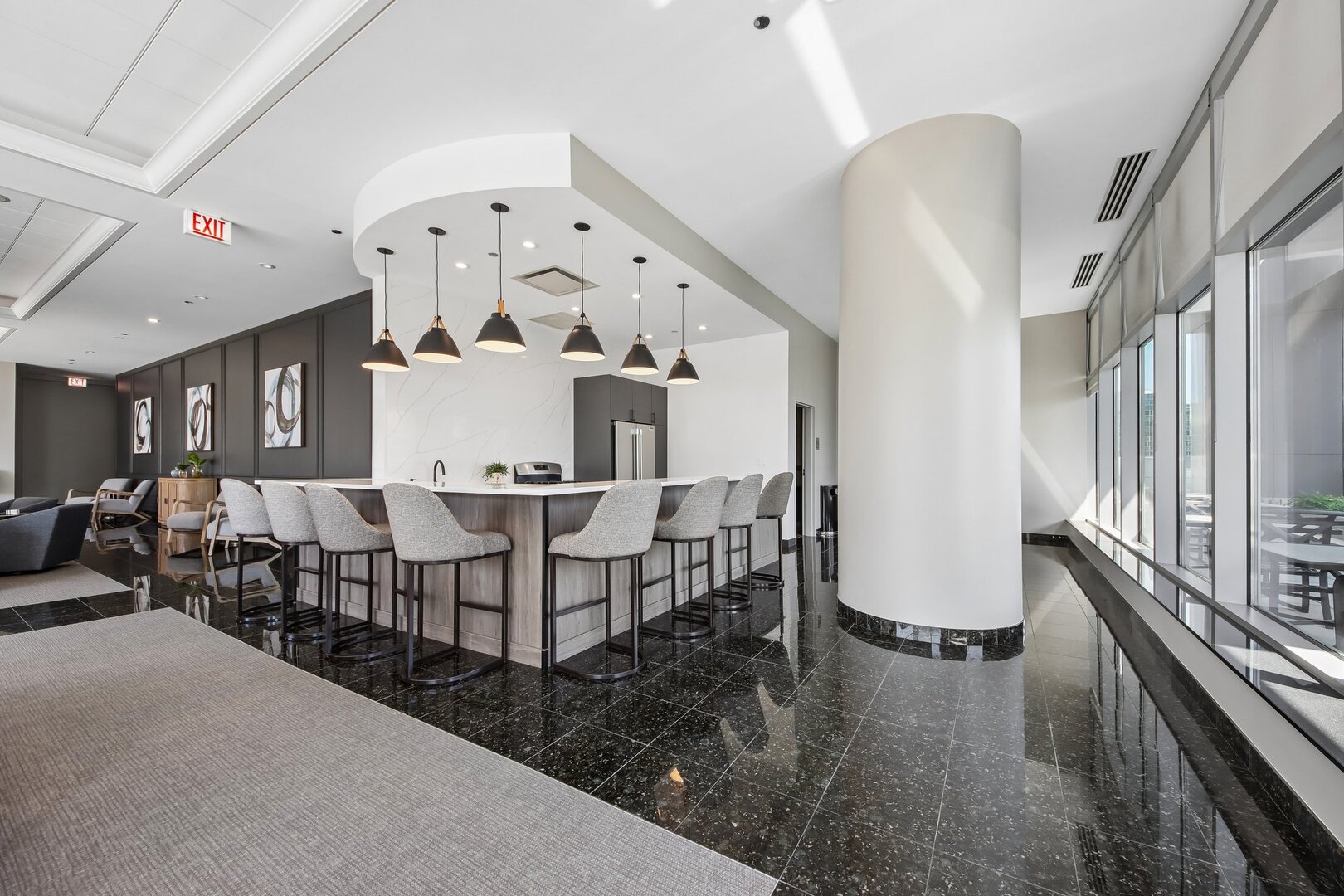 160 E ILLINOIS Street Unit: 1704