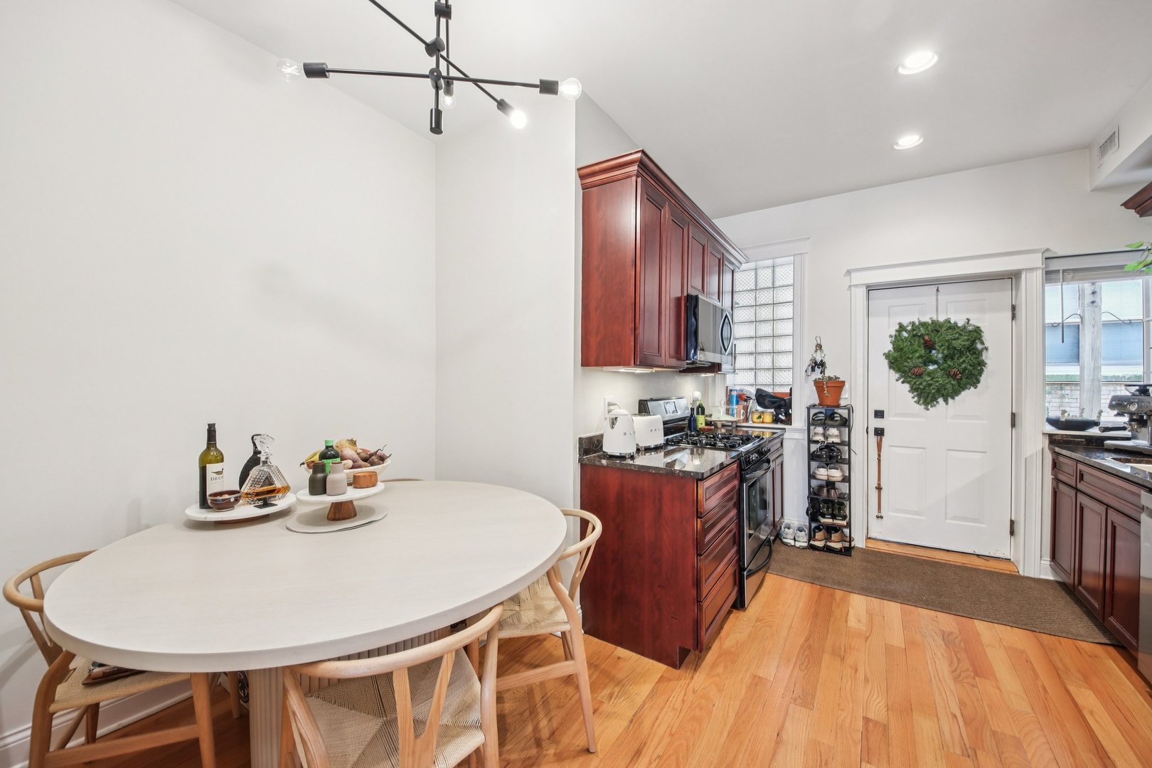 4134 N Kenmore Avenue Unit: 1